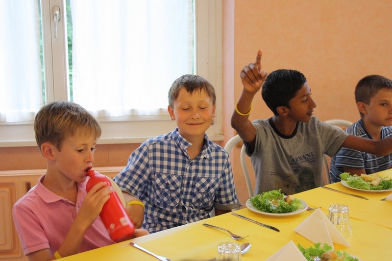 Village Camps International Summer Camp Leysin, Switzerland 2026-08-15 https://www.villagecamps.com/journals_admin/images/716-21-prom (66).jpg